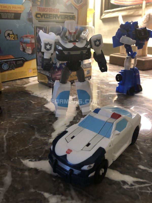 Transformers Siege War For Cybertron Preview Wave 1  (97 of 103)